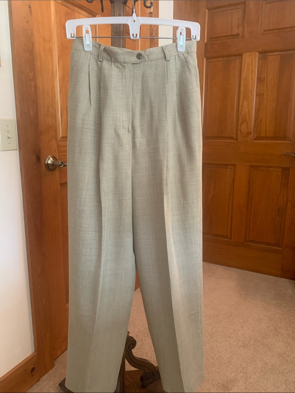 Women’s Lauren Classic Pleated Dress Pants - Light Taupe